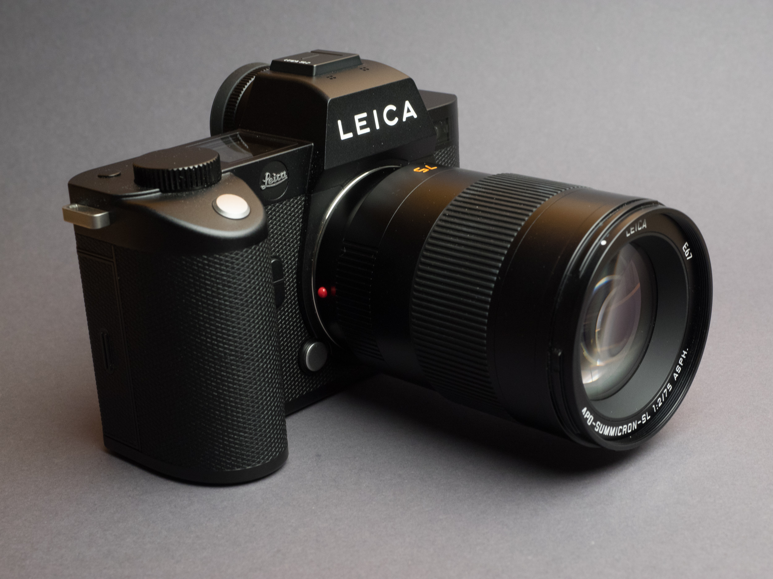 Leica SL2 with Summieren-SL 75/2.0